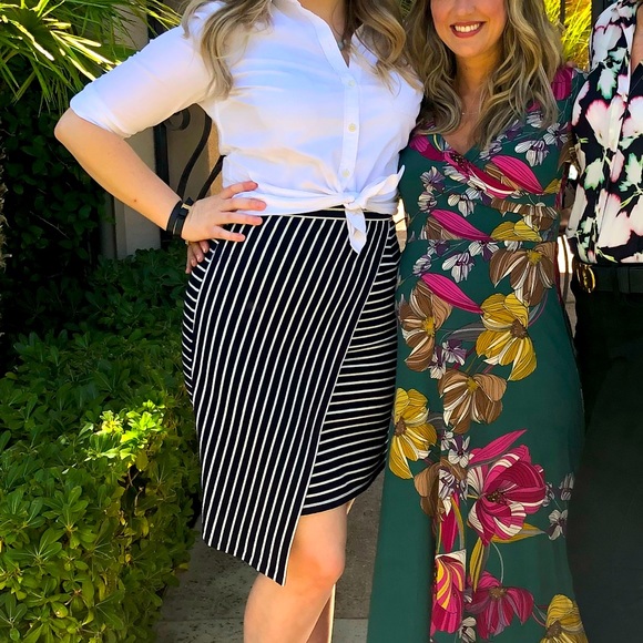 Anthropologie Hutch Chauncey Navy Blue White Asymmetric Striped Skirt Sz 10 - Picture 2 of 9